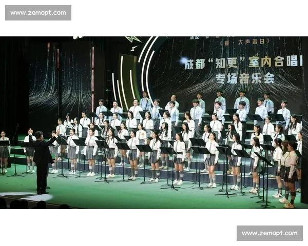 《在合唱团比赛中感悟团队合作与音乐魅力的精彩旅程》 《在合唱团比赛中感悟团队合作与音乐魅力的精彩旅程》